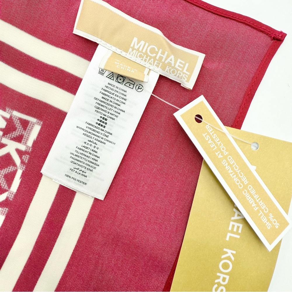 Michael Kors Logo Signature scarf - Picture 2 of 3